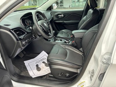 2023 Jeep Cherokee Altitude Lux