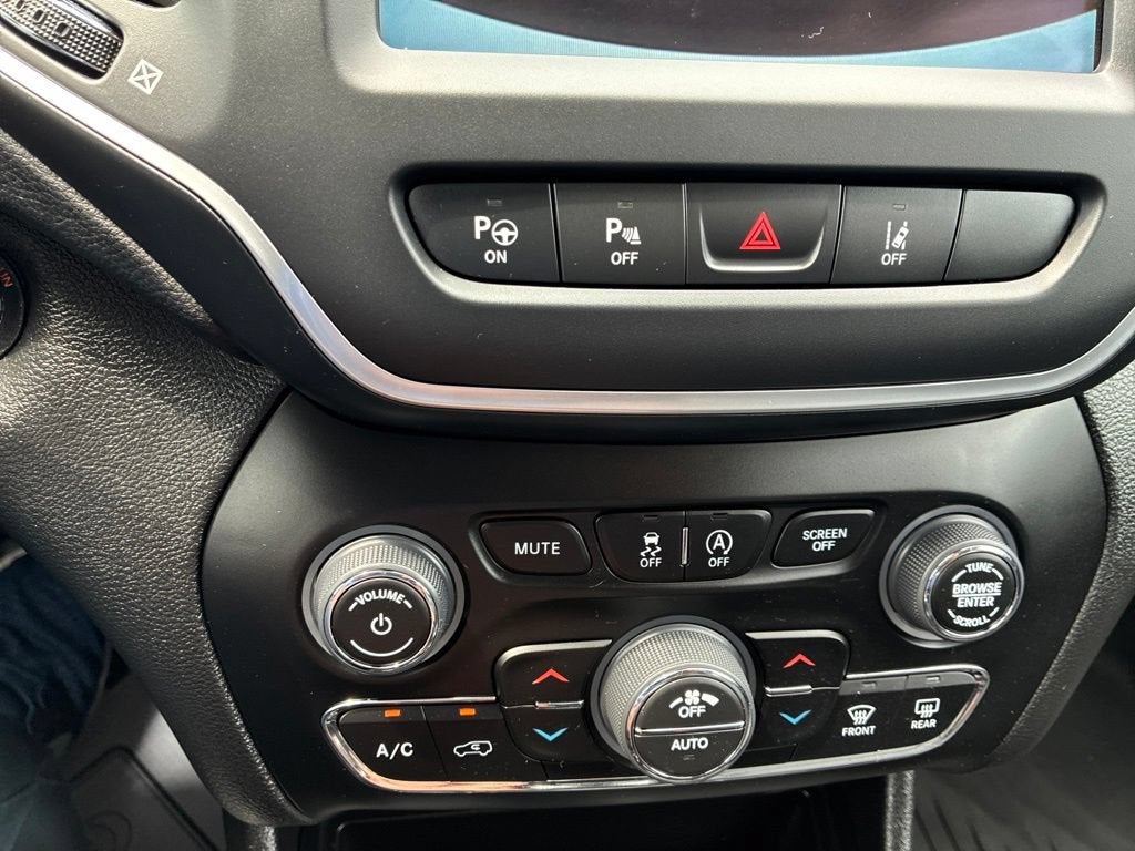 2023 Jeep Cherokee Altitude Lux