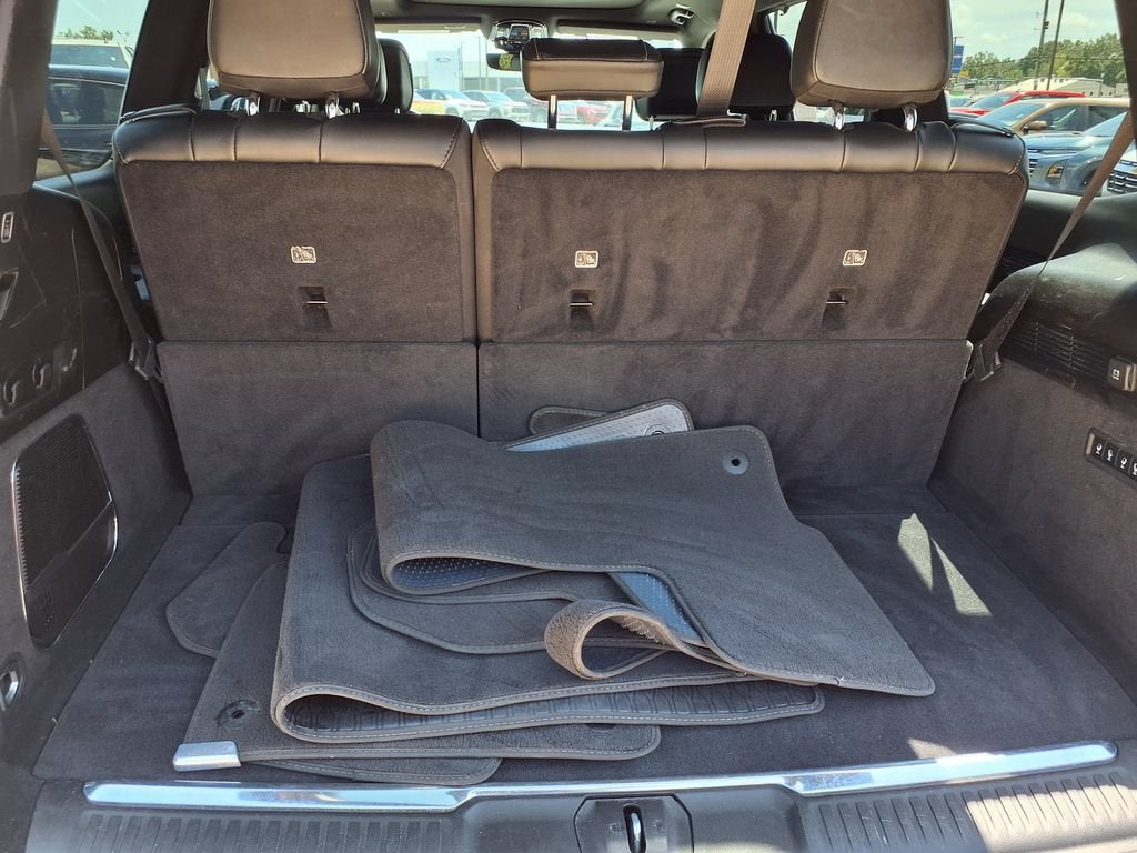 2023 Jeep Grand Wagoneer BASE
