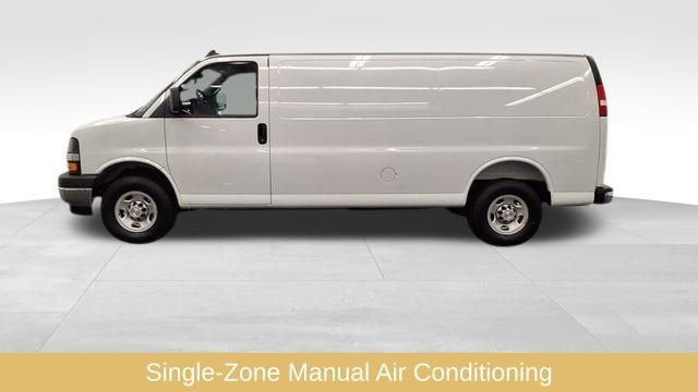 2025 Chevrolet Express Cargo 3500 WT