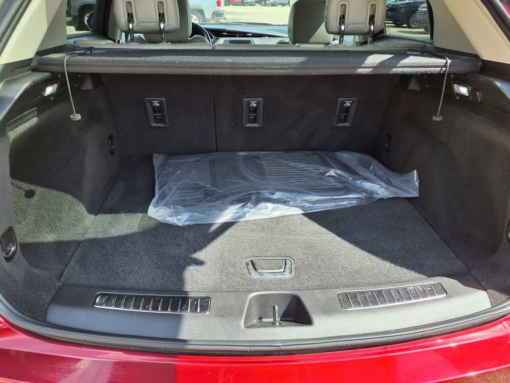 2023 Cadillac XT4 FWD Premium Luxury