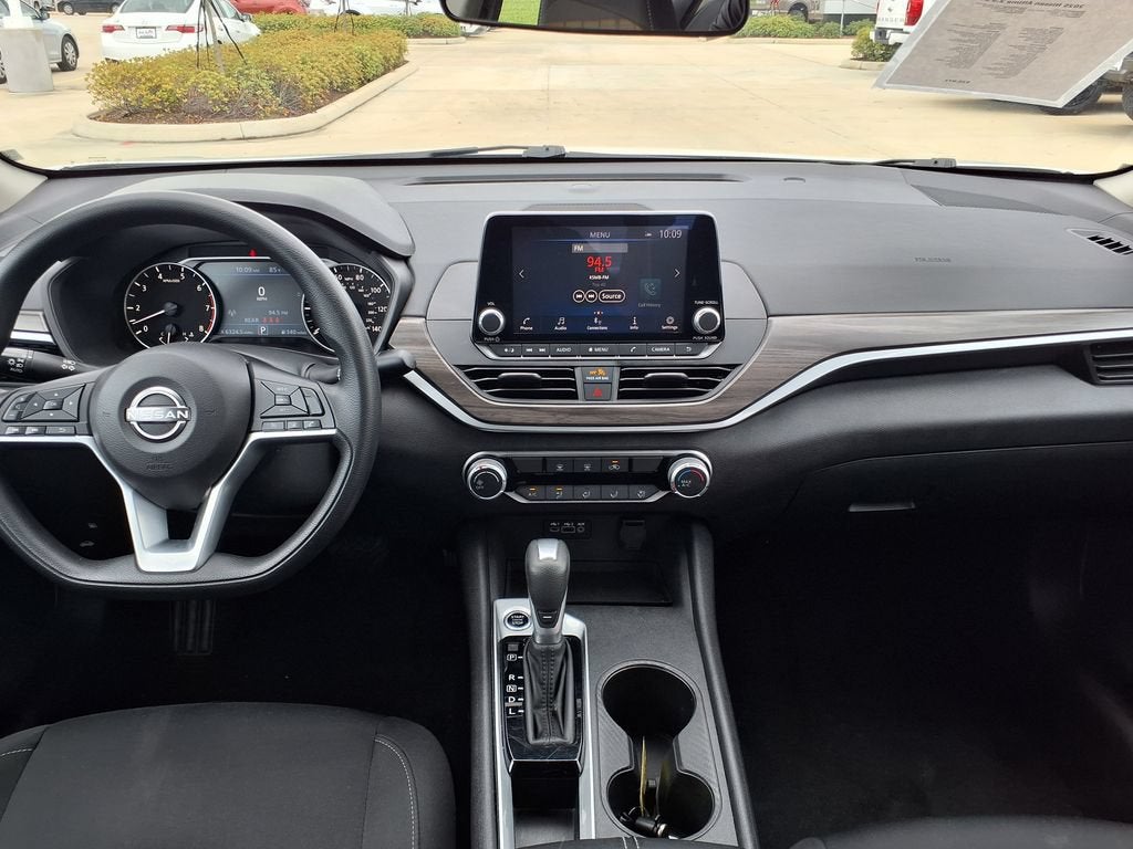 2025 Nissan Altima SV