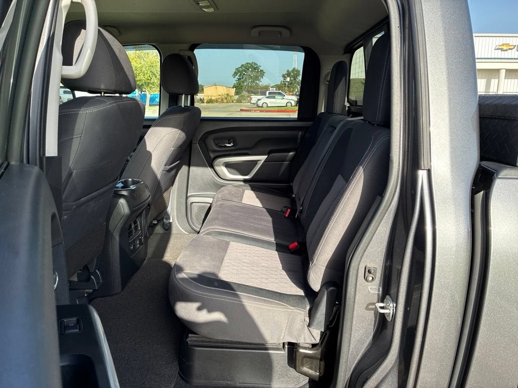 2024 Nissan Titan SV
