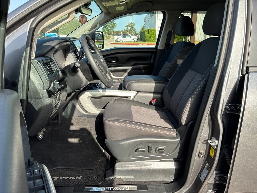 2024 Nissan Titan SV