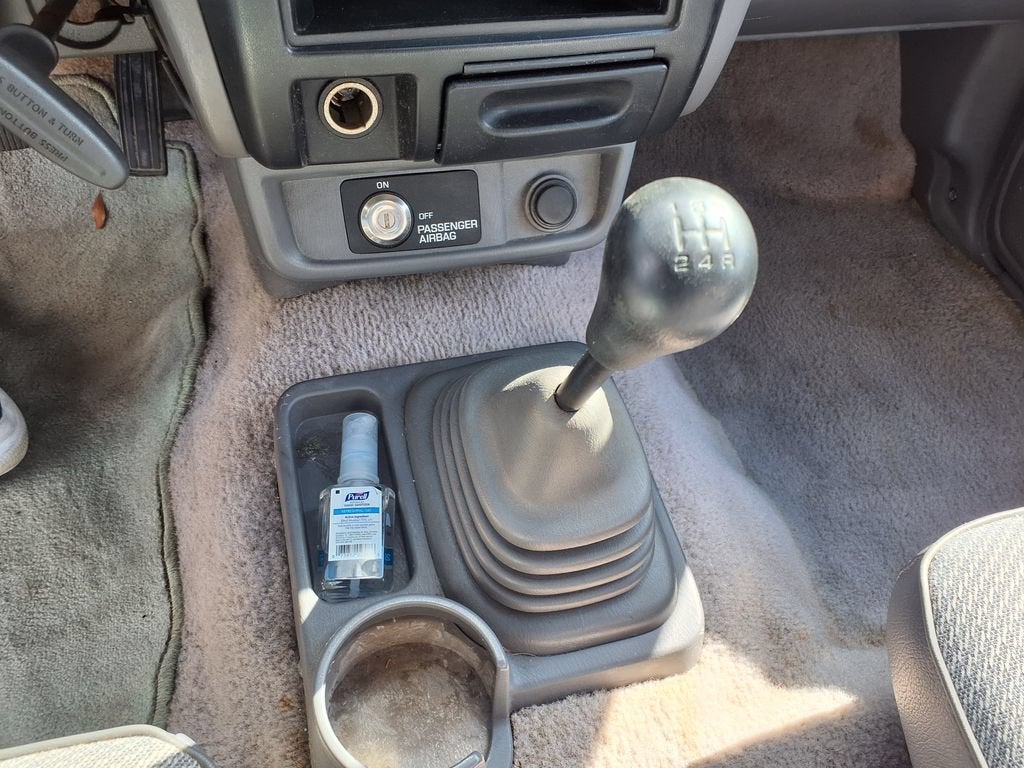 1998 Nissan Frontier 2WD XE