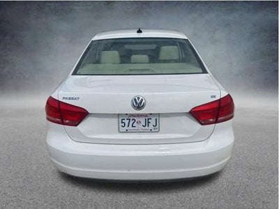 2013 Volkswagen Passat SE