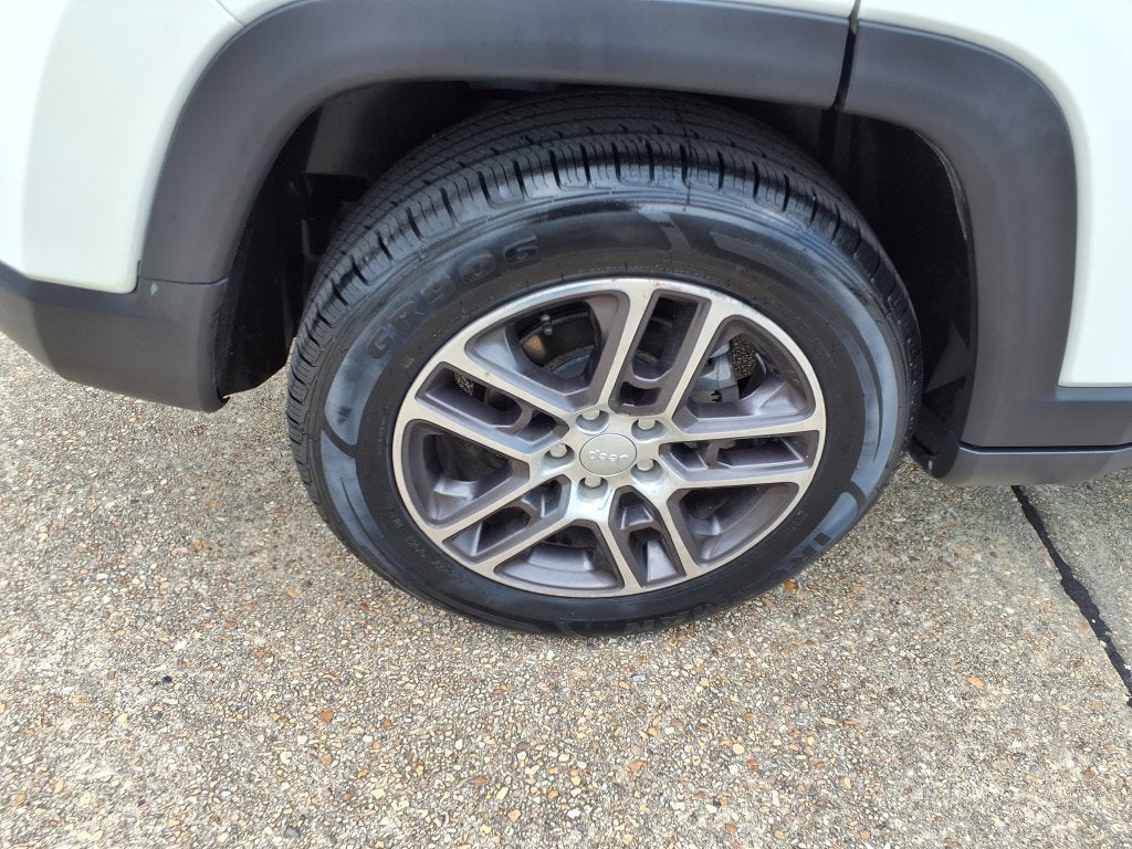 2019 Jeep Compass Latitude w/Sun/Wheel Pkg