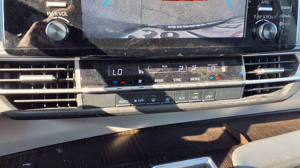 2022 Toyota Sienna LE