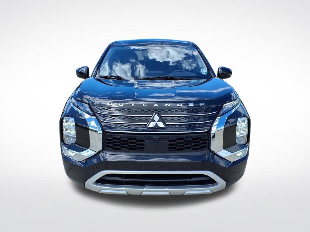 2023 Mitsubishi Outlander SE