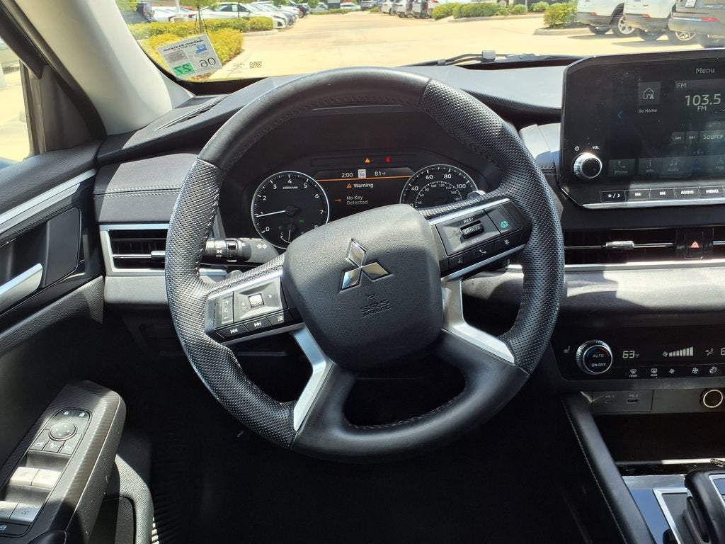 2023 Mitsubishi Outlander SE
