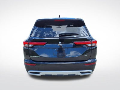 2023 Mitsubishi Outlander SE