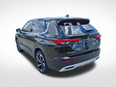 2023 Mitsubishi Outlander SE