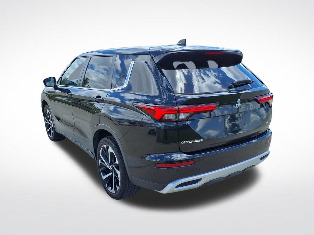 2023 Mitsubishi Outlander SE