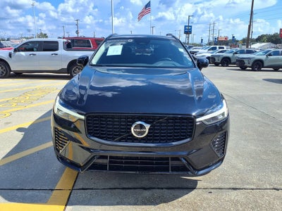 2024 Volvo XC60 Plus Dark Theme