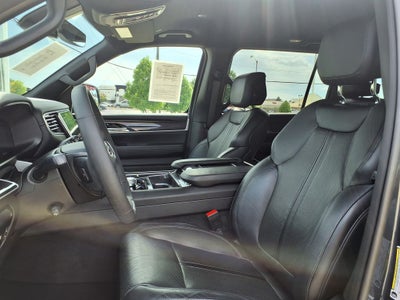 2024 Jeep Wagoneer Base