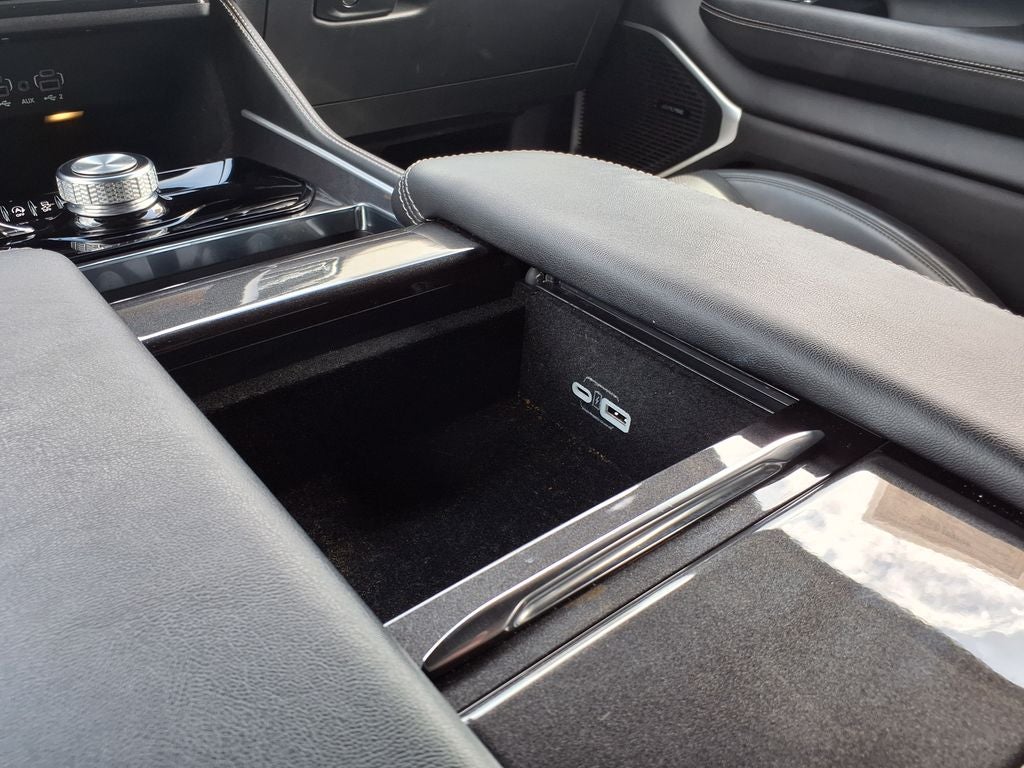 2024 Jeep Wagoneer Base