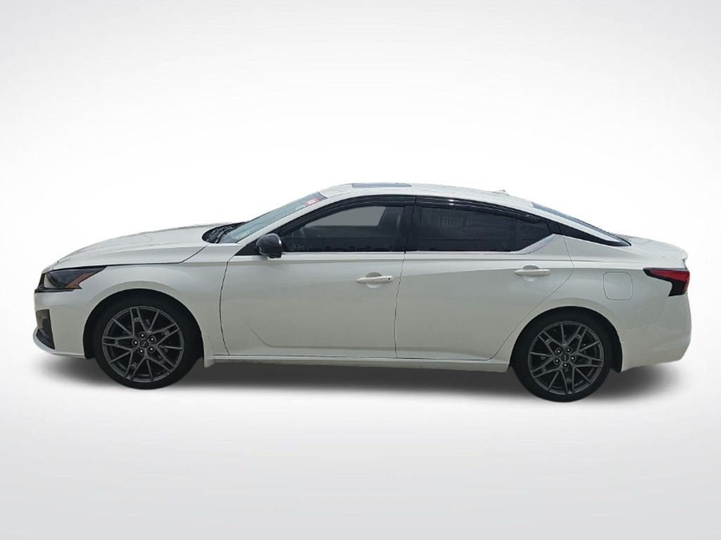 2023 Nissan Altima 2.0 SR