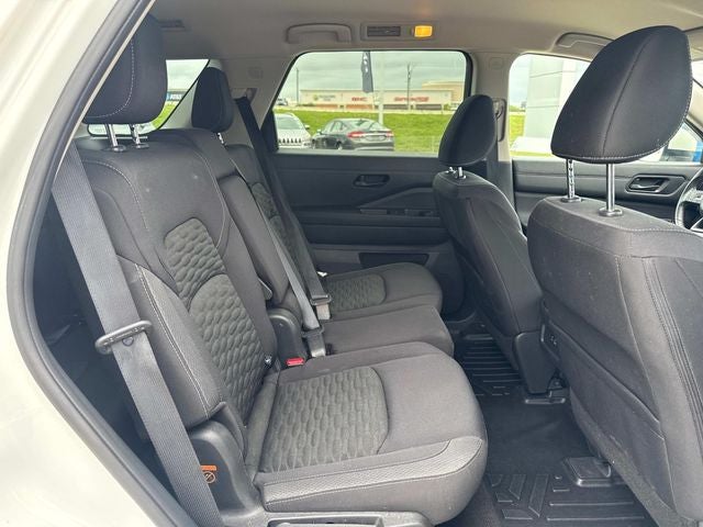 2023 Nissan Pathfinder SV