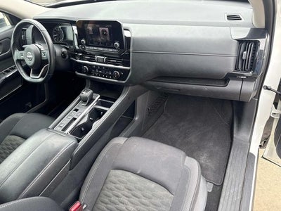 2023 Nissan Pathfinder SV