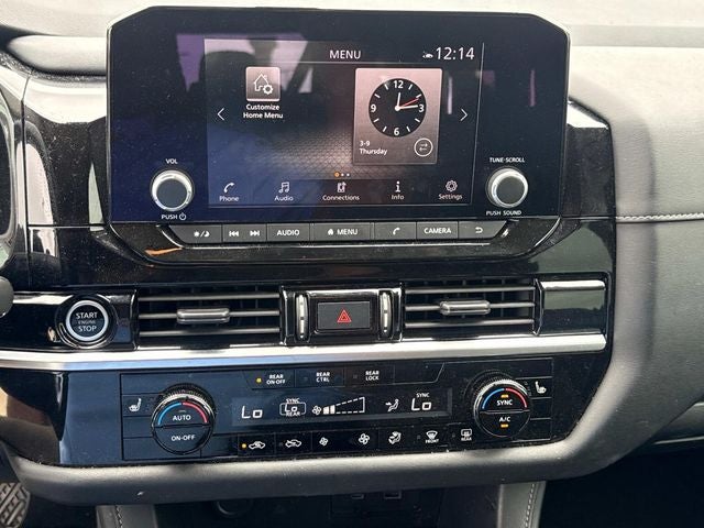 2023 Nissan Pathfinder SV