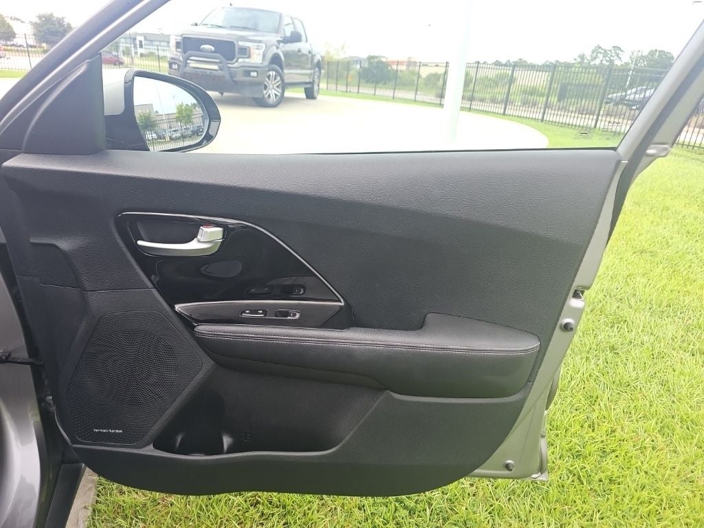 2022 Kia Niro Touring