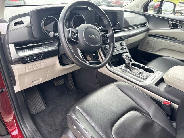 2024 Kia Carnival LX