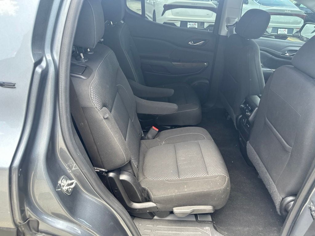 2022 GMC Acadia SLE