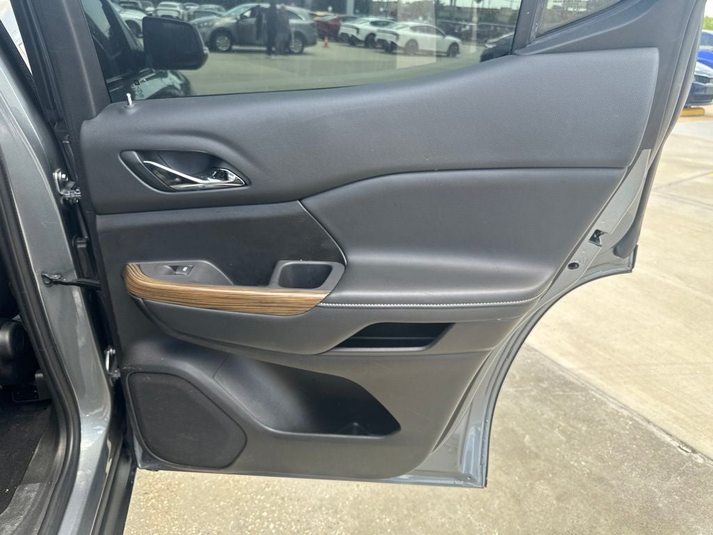 2022 GMC Acadia SLE