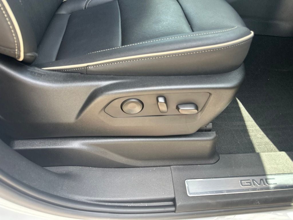 2024 GMC Yukon XL SLT