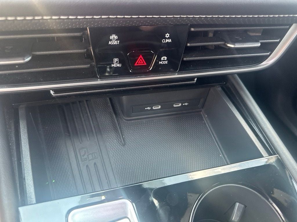 2025 Volkswagen Atlas Cross Sport 2.0T SE w/Technology