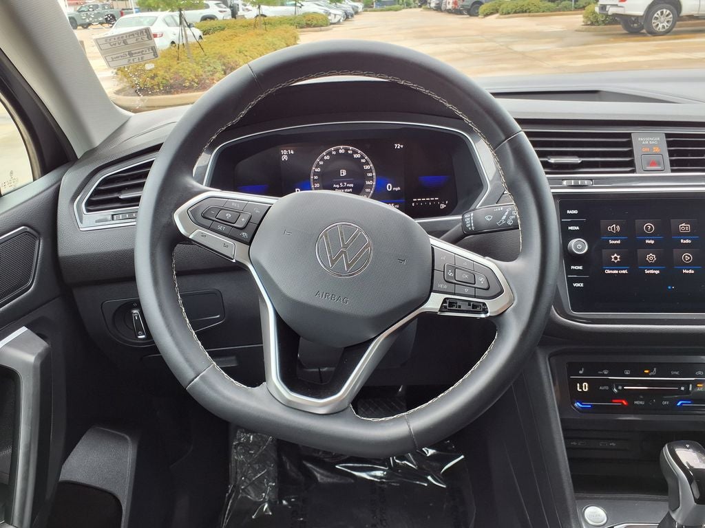 2023 Volkswagen Tiguan 2.0T SE