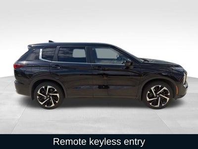 2023 Mitsubishi Outlander SE