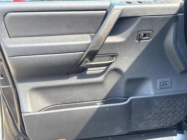 2010 Nissan Titan LE