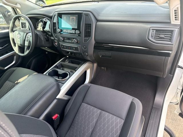 2024 Nissan Titan SV