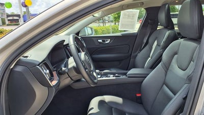 2025 Volvo V60 Cross Country B5 Plus