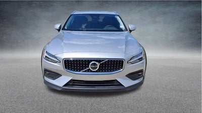 2025 Volvo V60 Cross Country B5 Plus