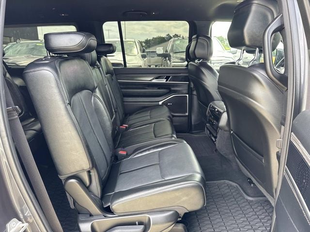 2024 Jeep Wagoneer L Series II 4x2
