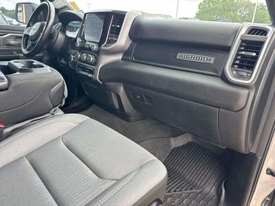 2022 RAM 1500 Big Horn Quad Cab 4x2 6'4' Box