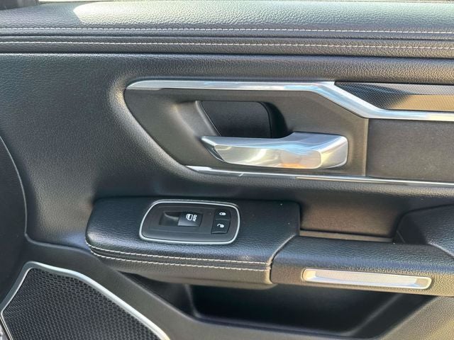 2022 RAM 1500 Laramie Crew Cab 4x2 5'7' Box