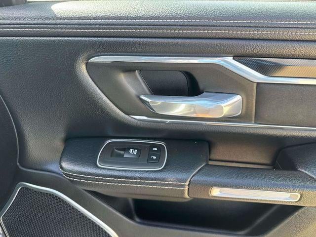 2022 RAM 1500 Laramie Crew Cab 4x2 5'7' Box