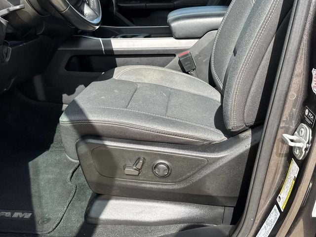 2022 RAM 1500 Big Horn Quad Cab 4x4 6'4' Box
