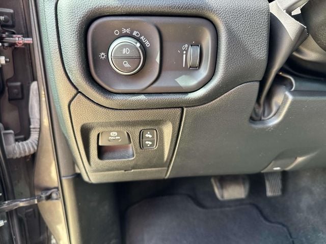 2022 RAM 1500 Big Horn Quad Cab 4x4 6'4' Box