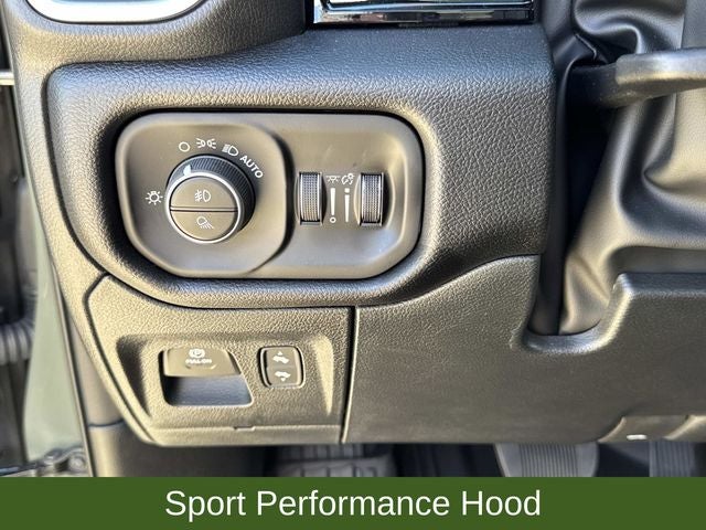 2026 RAM 1500 Laramie Crew Cab 4x4 5'7' Box