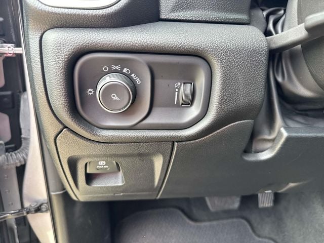 2024 RAM 1500 Laramie Crew Cab 4x4 5'7' Box
