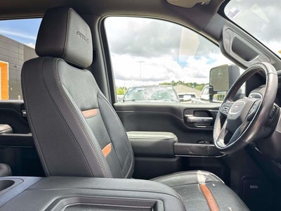 2022 GMC Sierra 2500HD 4WD Crew Cab Standard Bed AT4