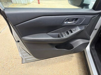 2025 Nissan Rogue SV FWD