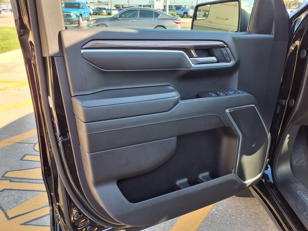 2025 Chevrolet Silverado 1500 LT LT1