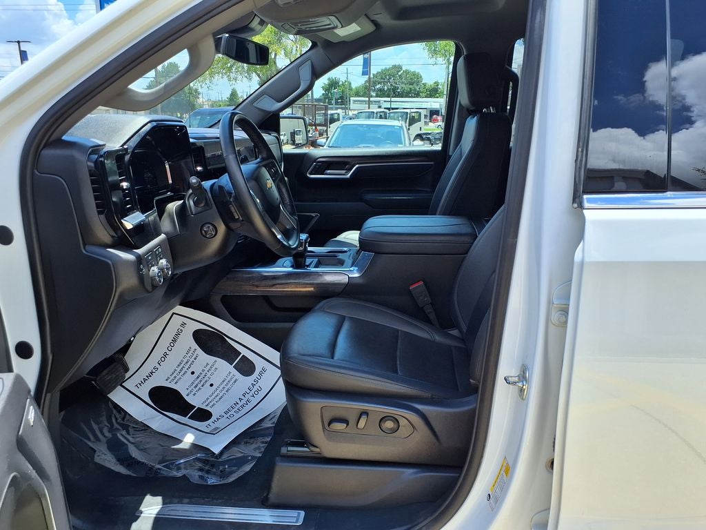 2025 Chevrolet Silverado 1500 LTZ