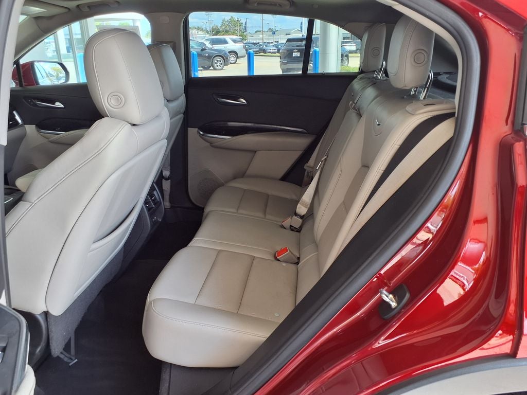 2023 Cadillac XT4 Premium Luxury