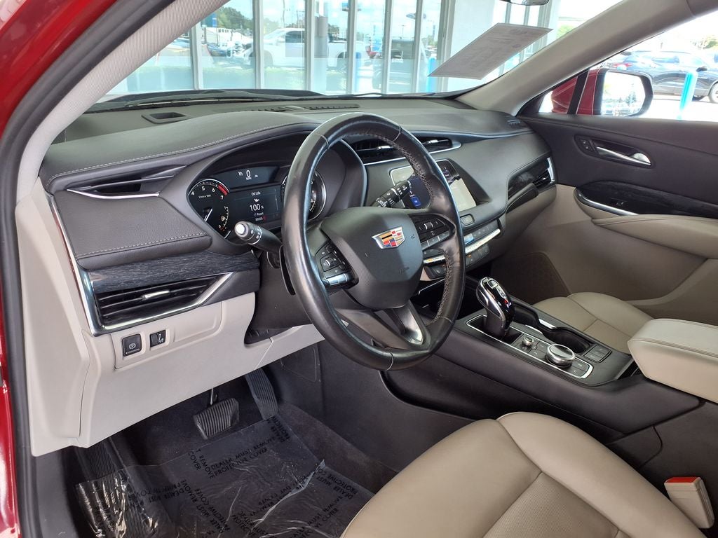 2023 Cadillac XT4 Premium Luxury